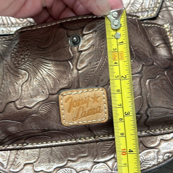 Tony Lama Saddle Bag/Crossbody,Bronze Floral Tooled,snap close,cell phone pocket - Picture 14 of 14
